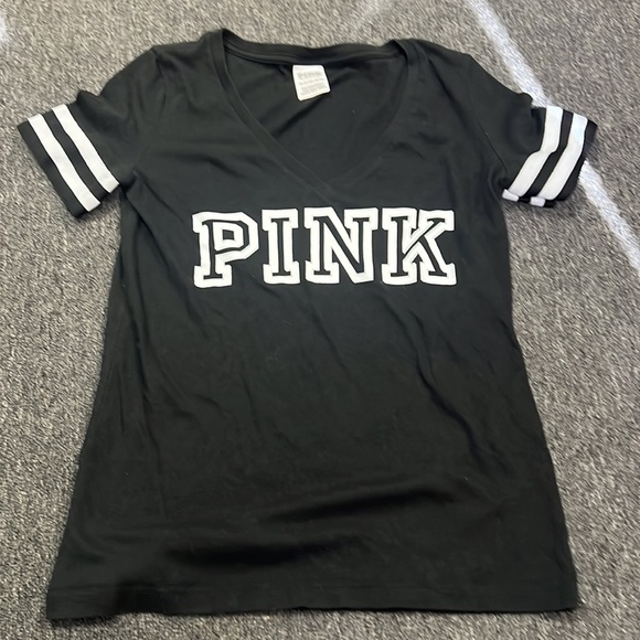 Lot of “PINK” tees - Picture 4 of 6